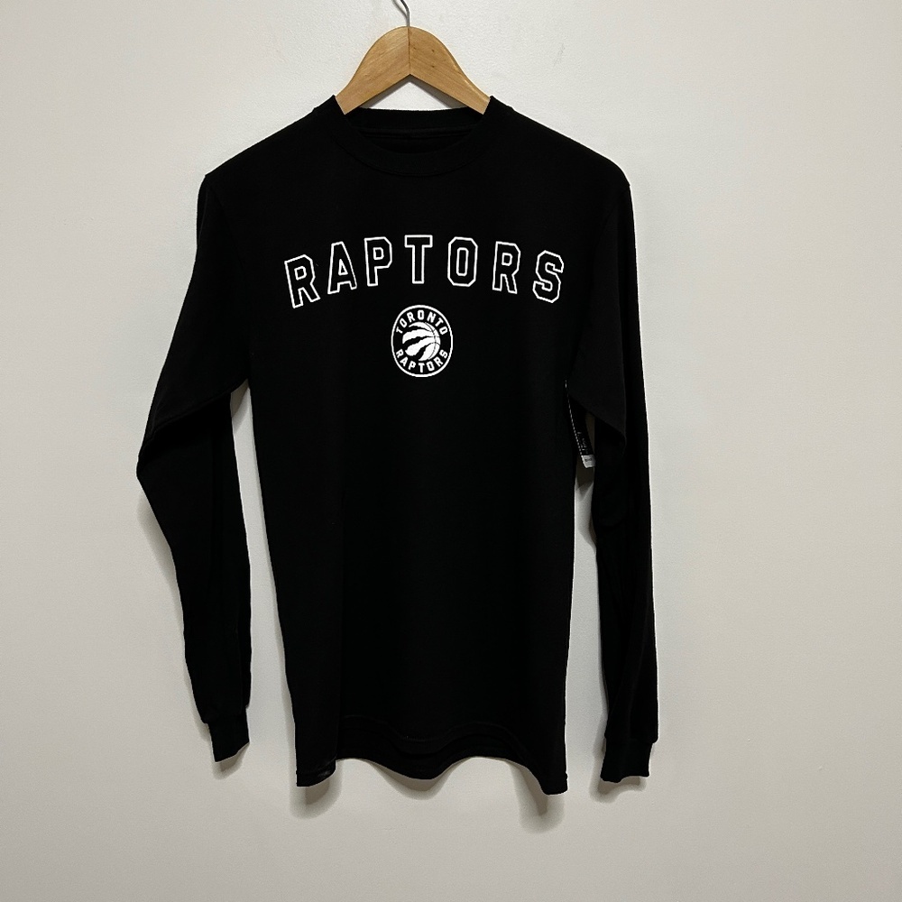 NWT Toronto Raptors Men's Small Long Sleeve T-Shirt Basketball NBA Fandom